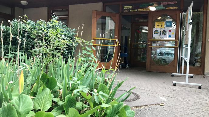 Die Türen stehen offen: In diesem Kindergarten in Rastatt-Wintersdorf arbeitete der Verdächtige seit 2017 als Erzieher. Foto: Holger Siebnich